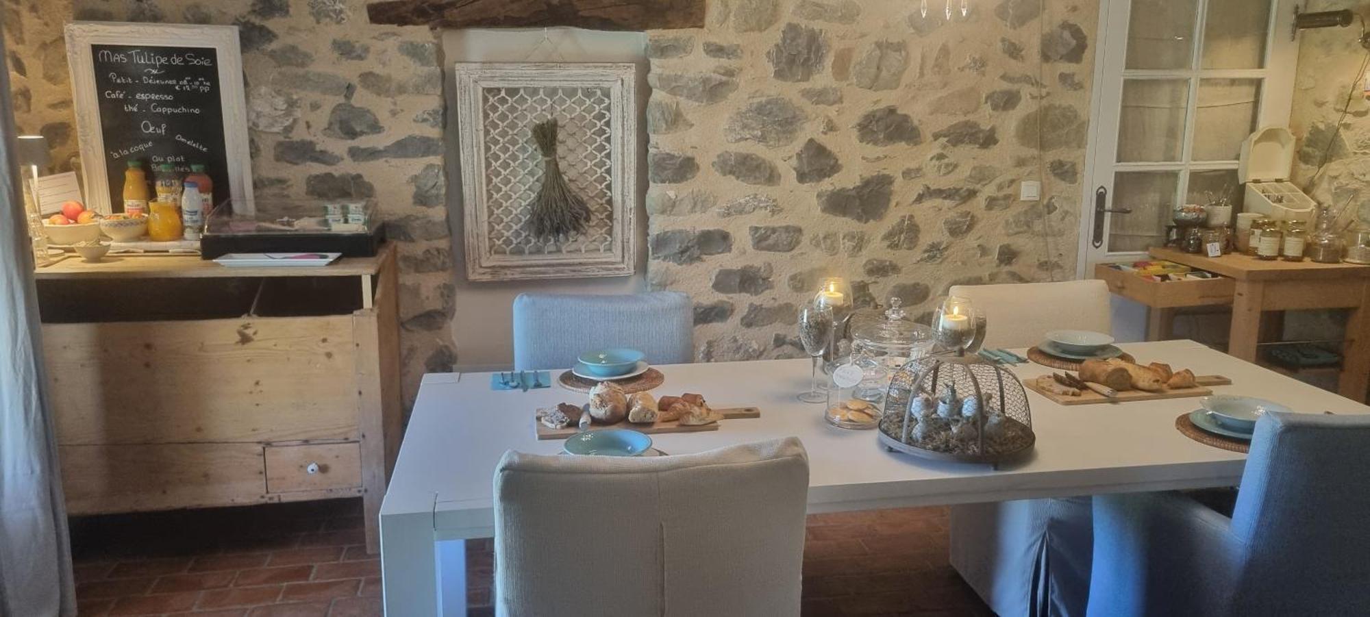 Mas Tulipe De Soie Bed & Breakfast Bevons Eksteriør bilde